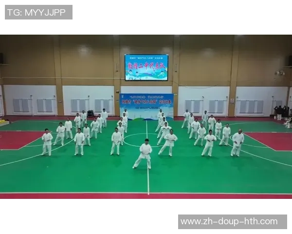 敦煌市举行“健身气功八段锦”会集展演及沟通竞赛